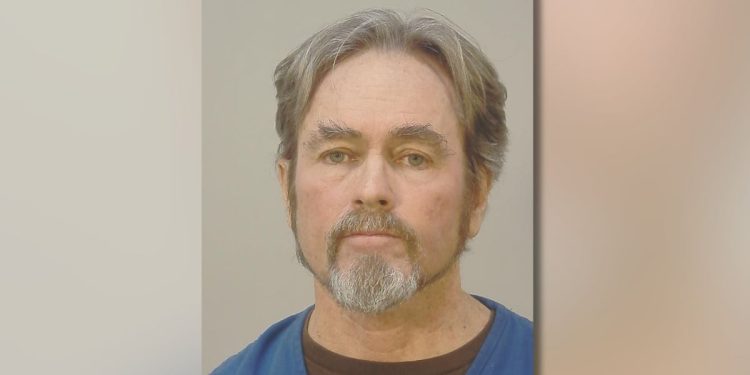 elementary-school-teacher-accused-of-receiving-explicit-photos-of-teen-over-snapchat