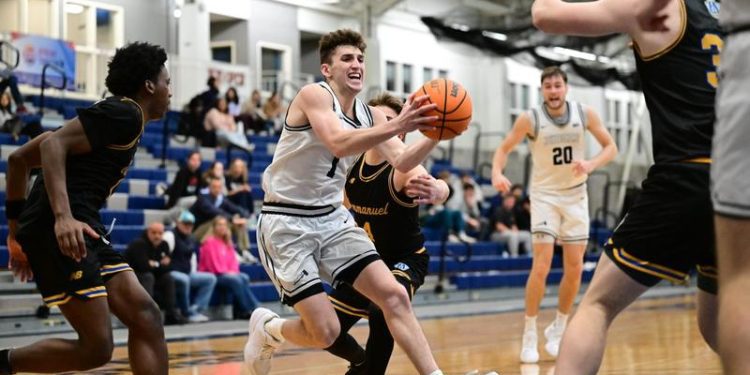 rodl-and-zakheim-combine-for-57,-but-rochester-prevails,-89-83-–-brandeis-university