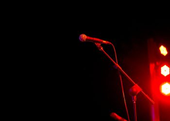 beloved-comedian-to-‘quit-life-for-a-little-bit’-to-fight-advanced-cancer-–-masslive