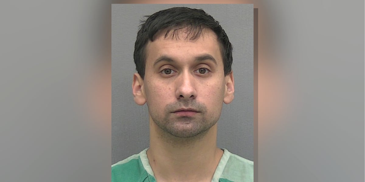 gainesville-man-arrested-for-inappropriate-conversations-with-children-on-snapchat,-officers-say