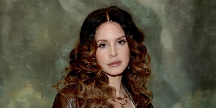 lana-del-rey’s-“white-feather-hawk-tail-deer-hunter”-is-another-question-for-the-culture
