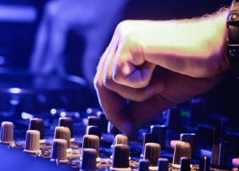 botezlive-takeover:-why-twitch’s-chess-queens-are-owning-your-for-you-page