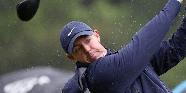 rory-mcilroy-handles-rain,-then-wind-to-share-clubhouse-lead-at-the-genesis-invitational