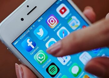 whatsapp-to-implement-cci-order-on-giving-users-choice-on-data-sharing,-supreme-court-told