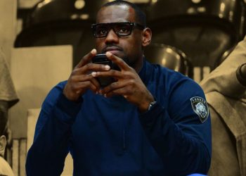 “ur-greedy,-u-try-to-hide-ur-ghettoness”-–-lebron-was-shocked-by-the-hateful-messages-he-…