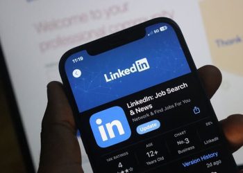 your-linkedin-is-getting-looked-at,-get-your-‘digital’-house-in-order!-–-fedweek