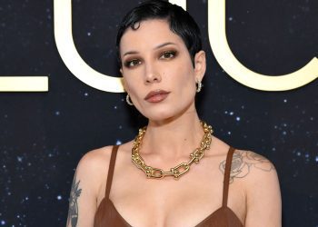 halsey-slams-tumblr-for-leaving-them-out-of-19th-anniversary-highlight-reel-–-yardbarker