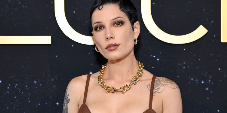 halsey-slams-tumblr-for-leaving-them-out-of-19th-anniversary-highlight-reel-–-yardbarker