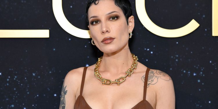 halsey-slams-tumblr-for-leaving-them-out-of-19th-anniversary-highlight-reel