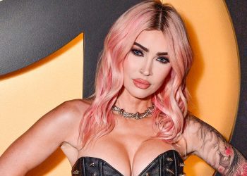 megan-fox-ends-social-media-hiatus-with-viral-instagram-post-in-a-thong-–-outkick