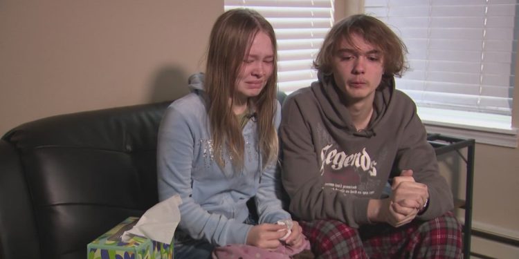 ‘we’re-scared’:-friends-who-witnessed-teen’s-stabbing-speak-out-after-suspect-released