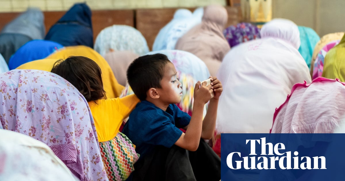 indonesia-to-ban-social-media-for-children-under-16-|-technology-|-the-guardian