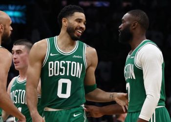 jaylen-brown-twitch-streamed-his-reaction-to-jayson-tatum’s-celtics-return-–-yahoo-sports