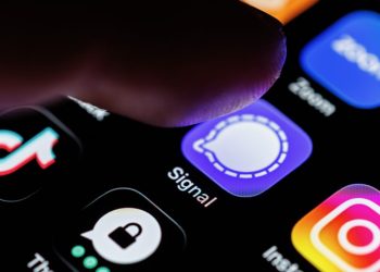 russian-hackers-spotted-trying-to-hijack-whatsapp,-signal-accounts-–-pcmag-uk