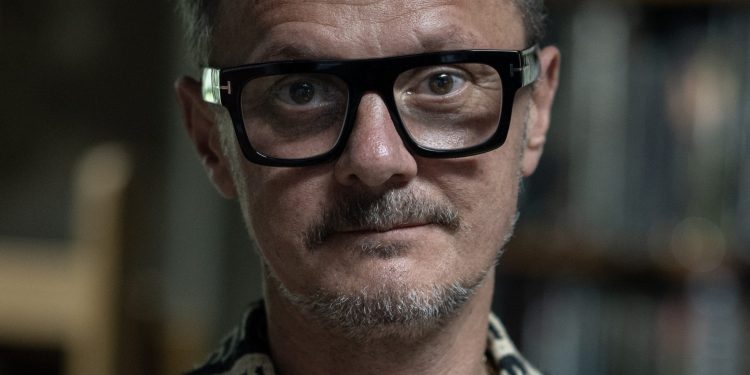 king-charles-portraitist-jonathan-yeo’s-paintings-get-the-ar.-treatment-–-artnet-news