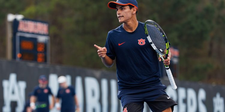 no-18-auburn-pulls-off-comeback-victory-over-no.-13-vanderbilt