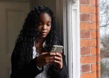 british-teens-resist-australian-style-social-media-ban-–-kathmandupost.com