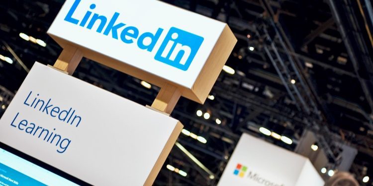 how-to-use-a-translator-to-speak-“linkedin”-|-windows-central