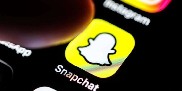 the-eu-is-investigating-snapchat-over-possible-child-protection-breaches-–-engadget