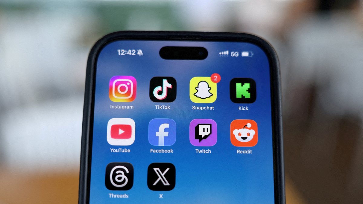 eu-probes-snapchat-over-child-safety,-illegal-content-concerns-|-daily-sabah