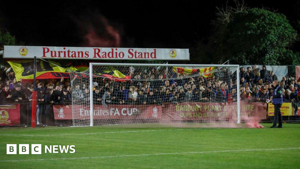 banbury-united-fundraises-for-roof-repairs-after-postponements-–-bbc-news