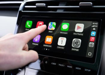 whatsapp-is-officially-coming-to-apple-carplay-soon-–-aol.com