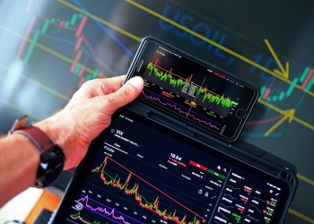 vimeo-inc-stock:-business-model-evolution-and-investor-considerations-in-a-competitive-…