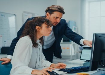 ai-can’t-replace-these-5-skills,-says-linkedin-ceo:-young-workers-need-them-now-–-cnbc