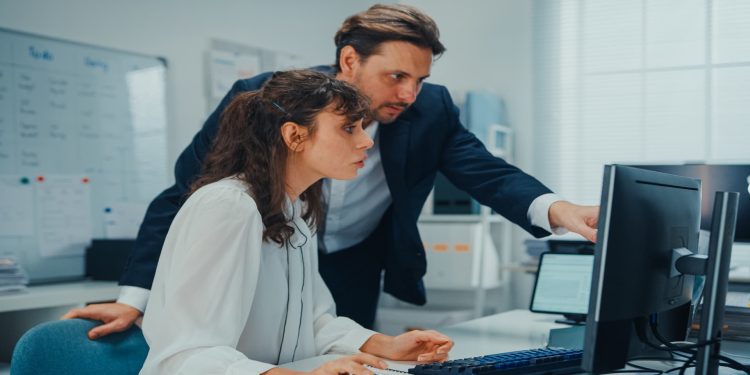 ai-can’t-replace-these-5-skills,-says-linkedin-ceo:-young-workers-need-them-now-–-cnbc