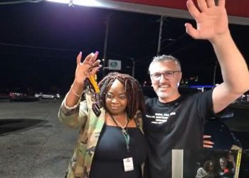 mother-returns-money-that-son-stole-from-baltimore-food-truck-in-viral-video-–-cbs-news