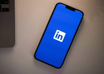 linkedin-caught-spying-on-users-browsers-–-yahoo-tech