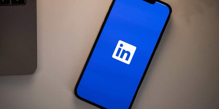 linkedin-caught-spying-on-users-browsers-–-yahoo-tech