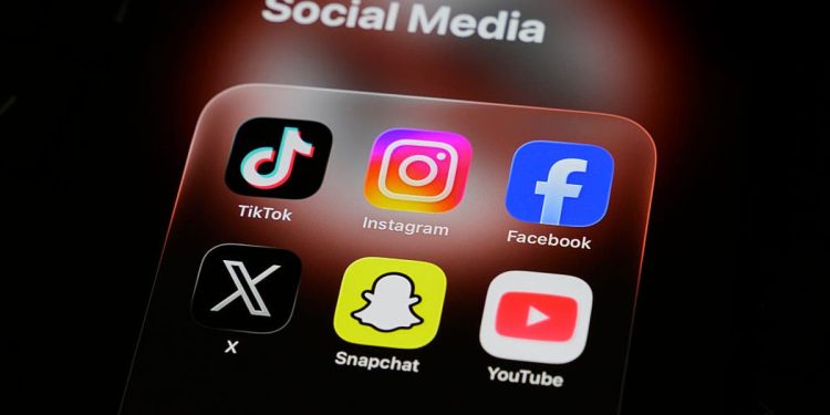 australia-says-meta,-snapchat,-tiktok,-and-youtube-fall-short-on-enforcing-child-account-ban