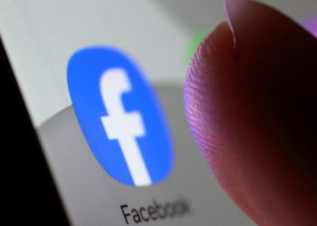 former-facebook-worker-investigated-by-police-over-download-of-30000-private-images