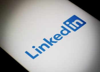 linkedin-hit-with-class-action-lawsuits-over-browser-extension-scanning-|-pcmag