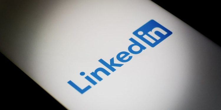 linkedin-hit-with-class-action-lawsuits-over-browser-extension-scanning-|-pcmag