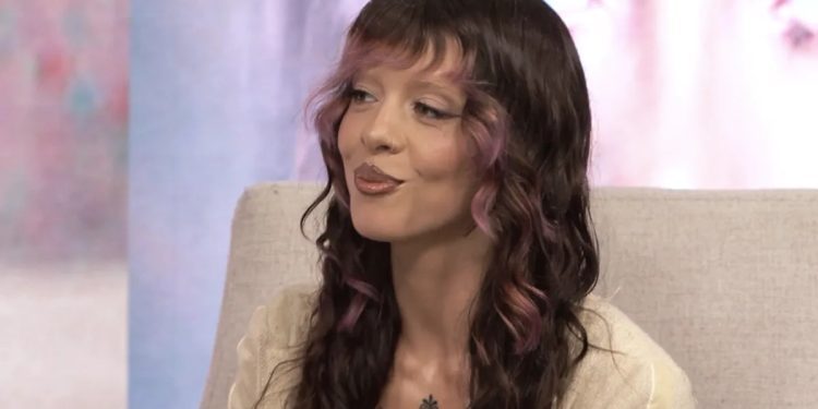 melanie-martinez-reveals-how-tumblr-could-get-her-to-make-a-new-account-–-yahoo