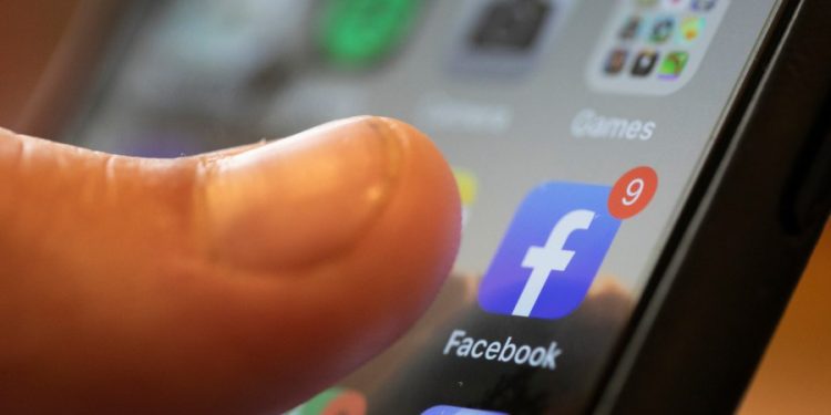 fake-lawyers-steal-‘tens-of-thousands’-from-facebook,-whatsapp-users:-da-–-yahoo