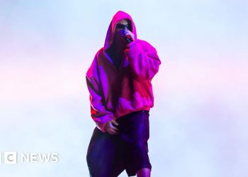 justin-bieber-headlines-coachella-with-nostalgia-fuelled-set-–-bbc