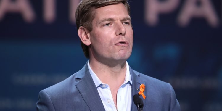 eric-swalwell-snapchat-scandal:-who-is-the-woman-accusing-the-congressman-of-sending-…