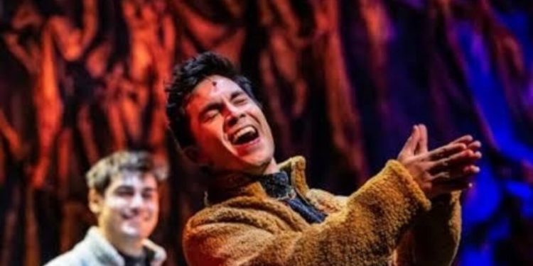 video:-youtube-sensation-sam-tsui-performs-‘lost-in-the-wilderness’-from-children-of-eden