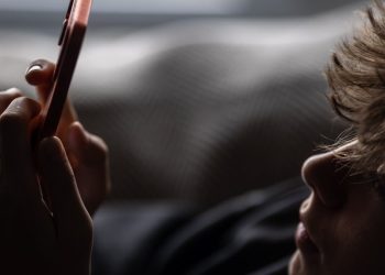 tiktok,-instagram,-snapchat:-teens-share-which-app-affects-sleep-most-|-mashable