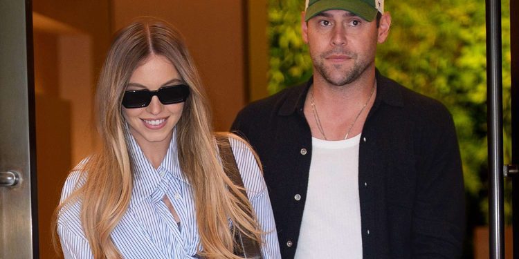 scooter-braun-calls-himself-a-‘lucky-bastard’-as-he-and-sydney-sweeney-go-instagram-official