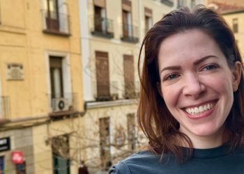 texas-woman-moving-to-spain-ai-codes-furniture-marketplace-–-business-insider