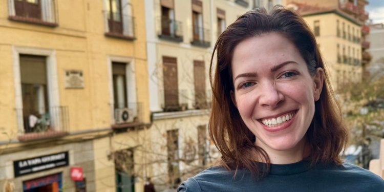 texas-woman-moving-to-spain-ai-codes-furniture-marketplace-–-business-insider