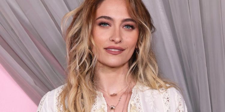 paris-jackson-revitalizes-her-‘soft-grunge-tumblr-girl’-era-in-moody-snapshots-–-yahoo