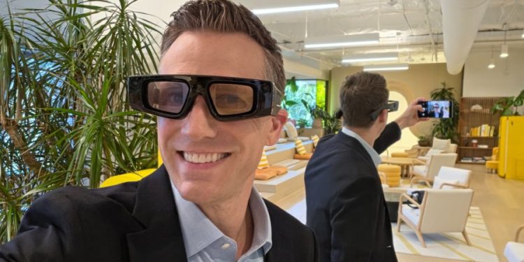 snapchat-bets-on-smart-glasses-as-the-future-–-aol.com