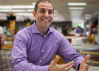 linkedin’s-new-ceo-says-the-company-you-keep-has-a-bigger-impact-on-your-career-than-job-titles