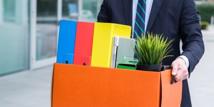 cfo-resigns-from-santa-monica-based-owner-of-snapchat-days-after-1000-jobs-cut