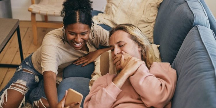 gen-z’s-dating-lives-are-a-mess-–-boomers-had-it-easy-–-i-newspaper